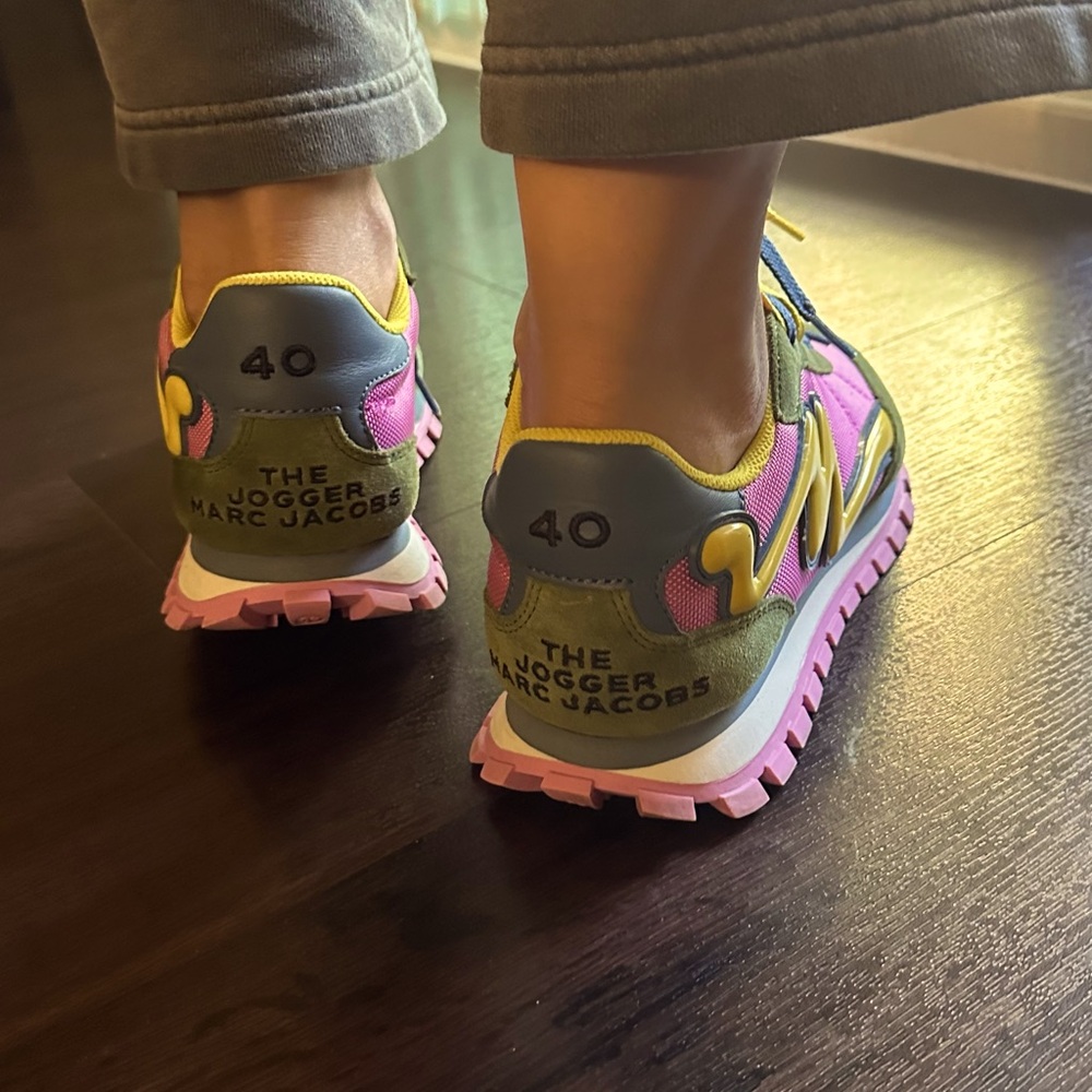 Sneakers - Picture 7 of 7